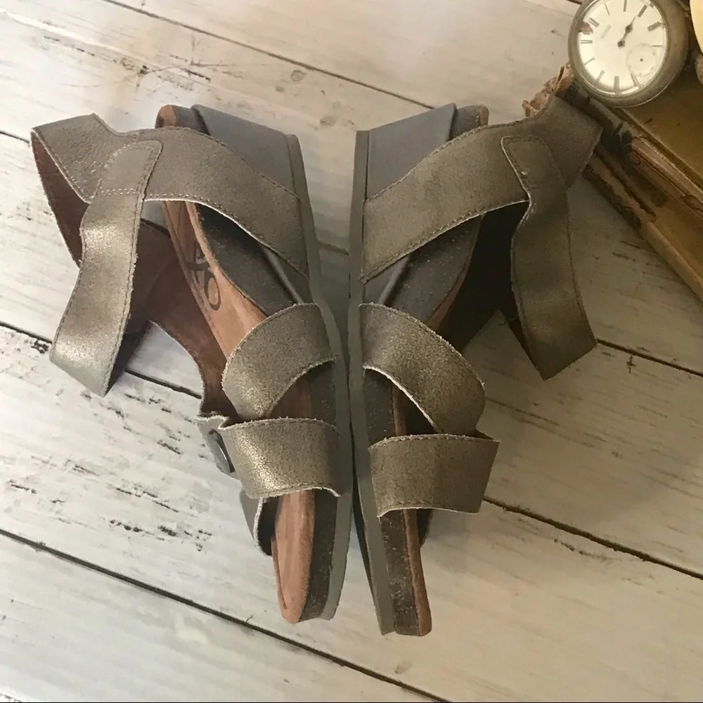 OTBT Sandey Wedge Metallic Sandal